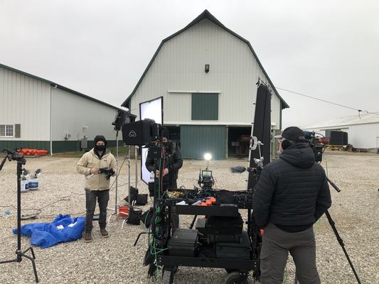 Behind the scenes on a Mahr Images production
